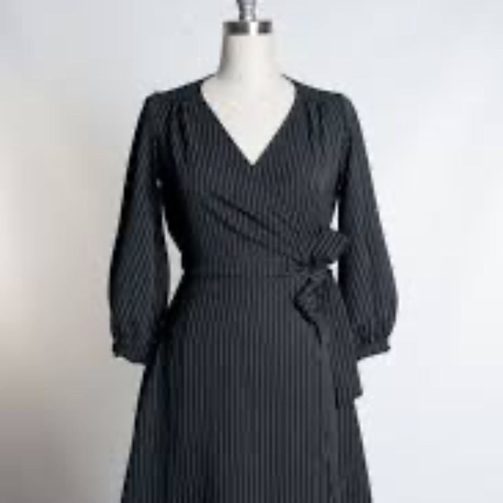 Med. Heart of Haute Rhea - Teal Wrap Maxi Dress